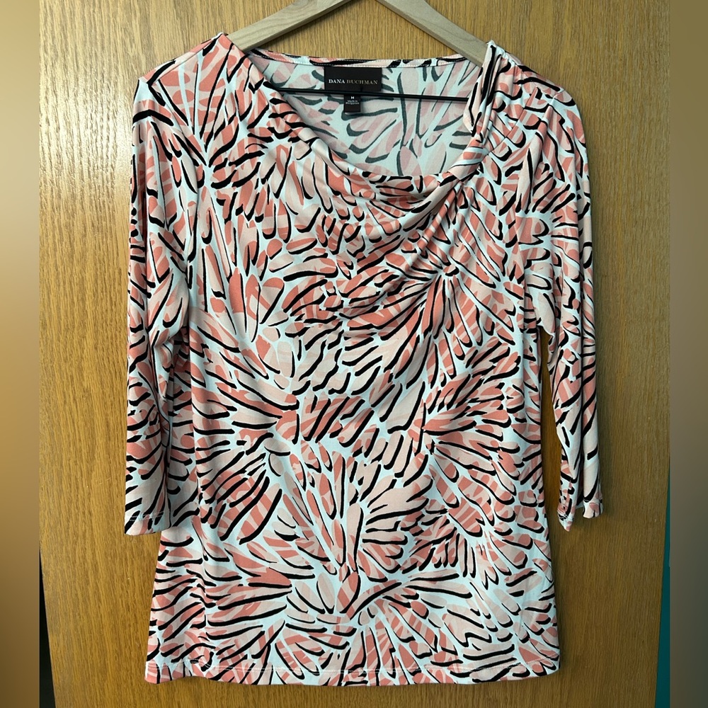 Dana Buchman blouse Medium pink and white like new blouse quarter sleeve top